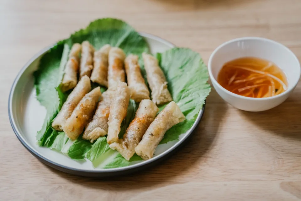 Bàn nướng đông khách tại Cơm Gà Lương Tâm